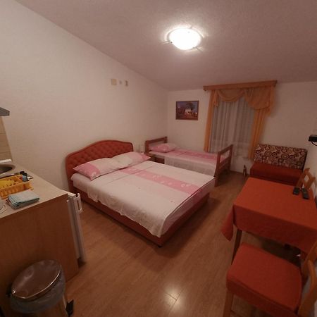 Kaštela Apartments Cipetic מראה חיצוני תמונה