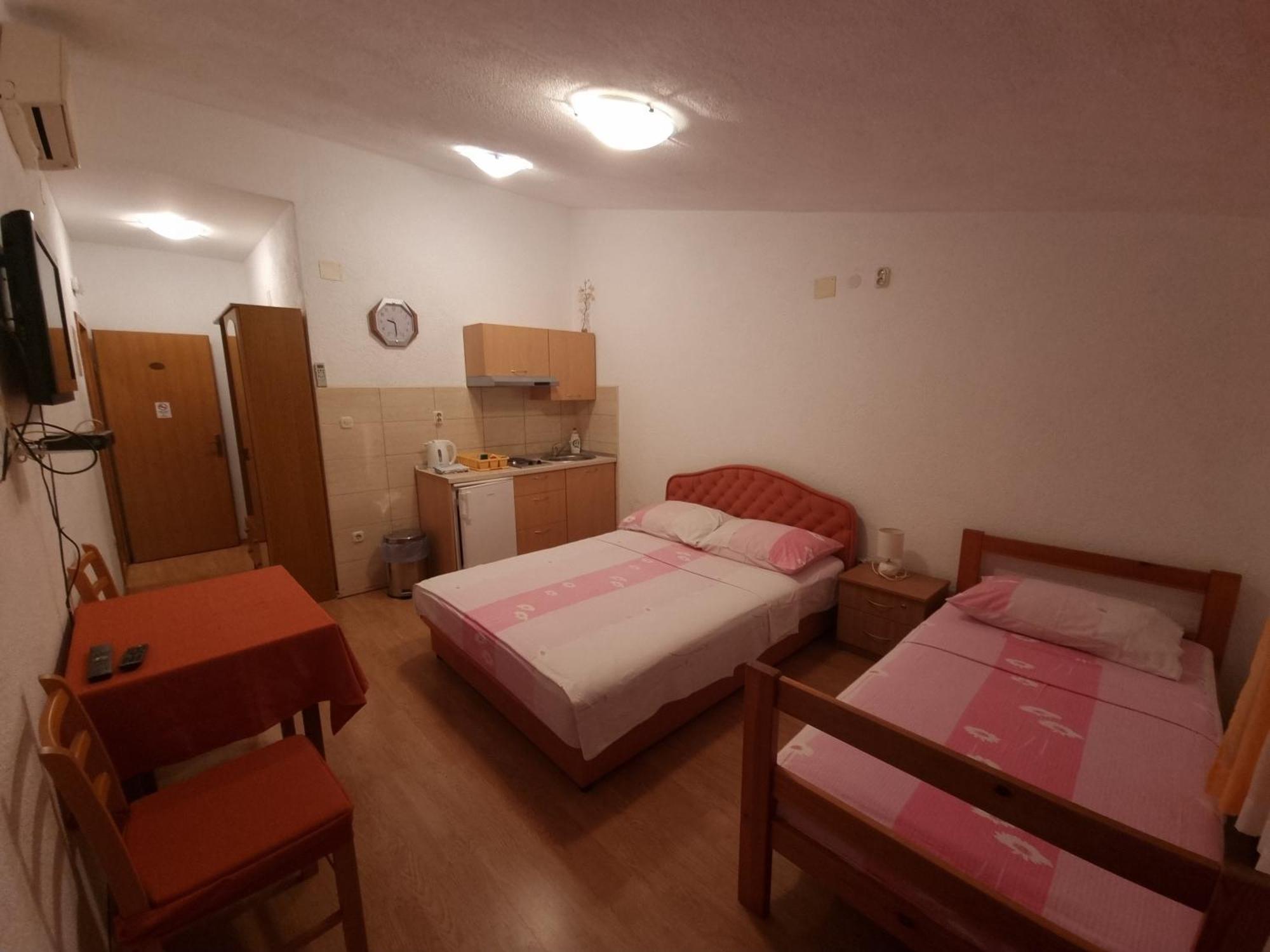 Kaštela Apartments Cipetic מראה חיצוני תמונה